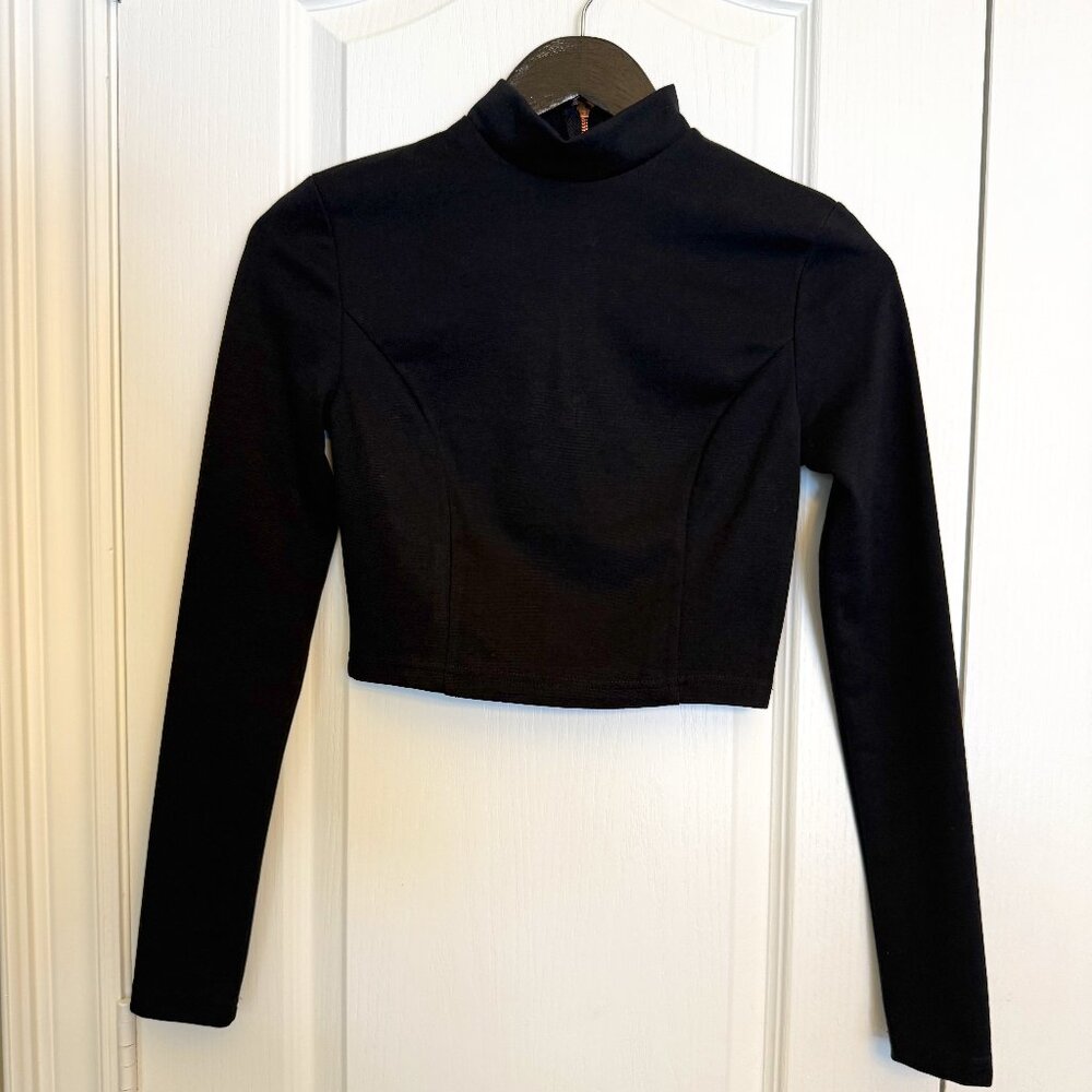 Mendocino Long Sleeve Crop Top